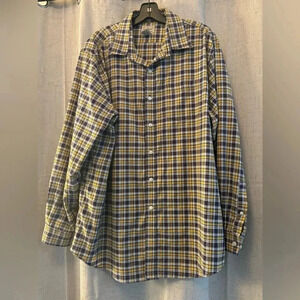 L.L. Bean Men’s Long Sleeve Button-up shirt. Size L. Yellow, gray and white.